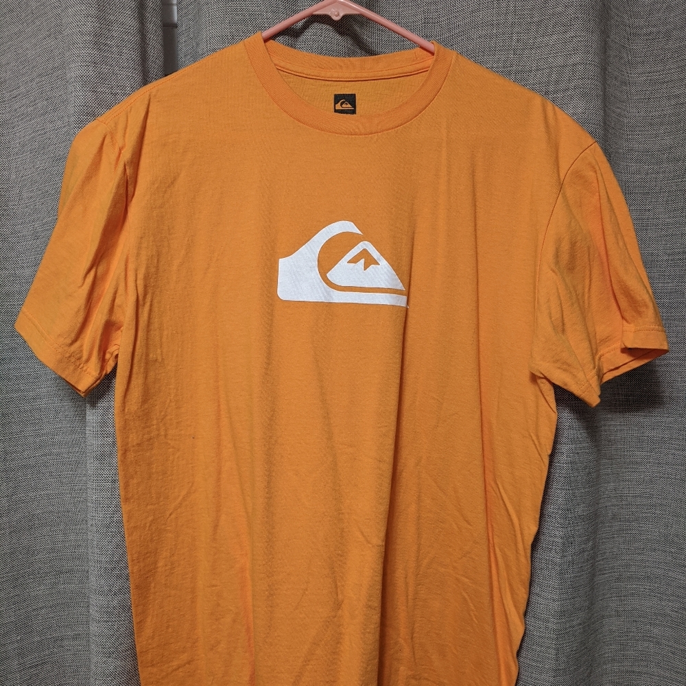 Quicksilver t-shirt